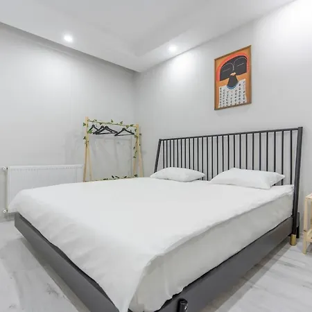 Ethnic Chic2br Flat Near Kaleici Free Wifi, Ideal For Families Apartment *